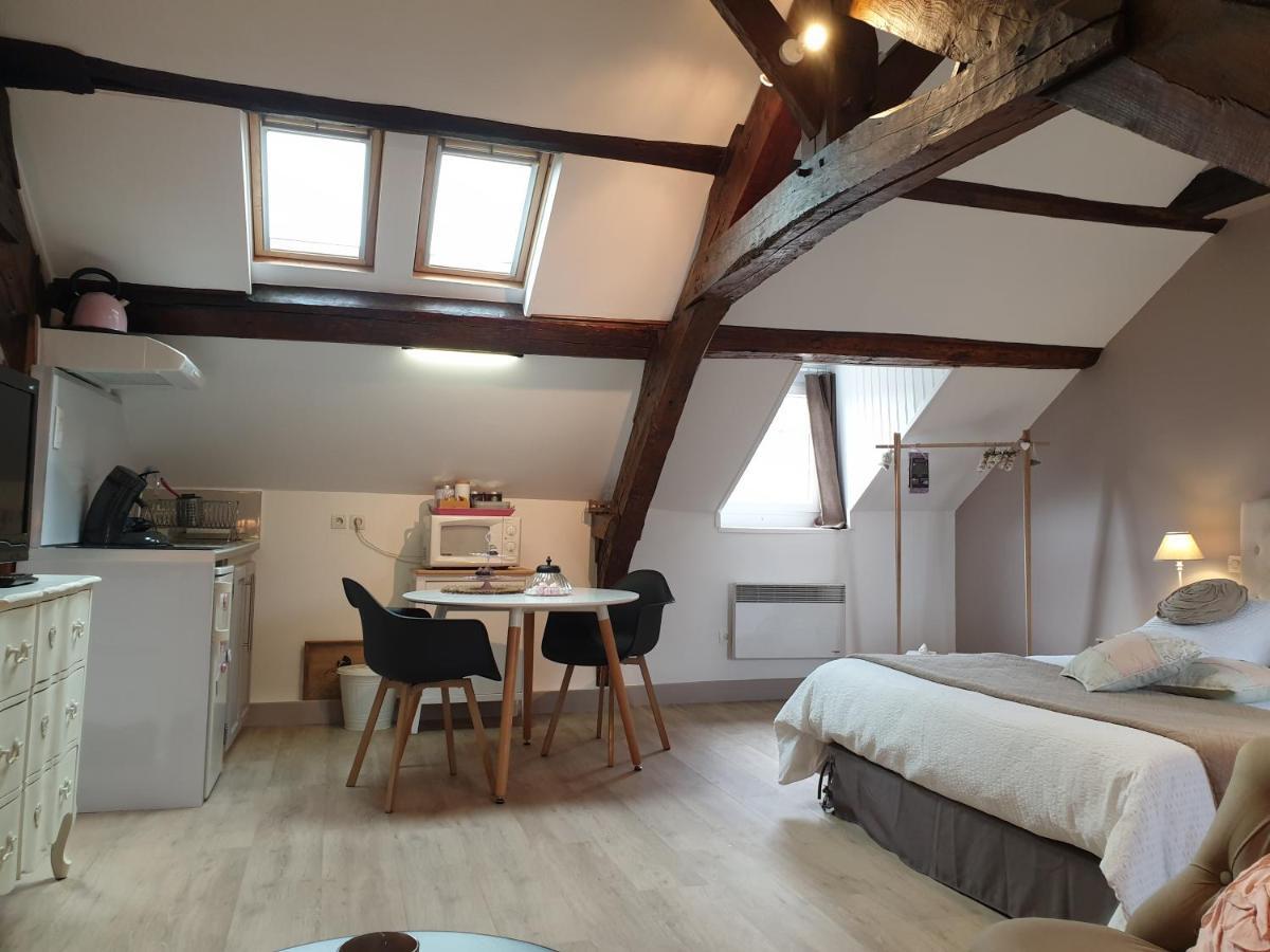 D'Anciennes "Chambres De Bonnes" Honfleur Luaran gambar