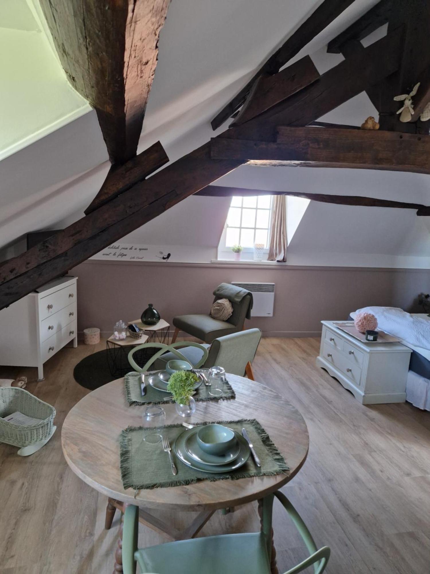 D'Anciennes "Chambres De Bonnes" Honfleur Luaran gambar